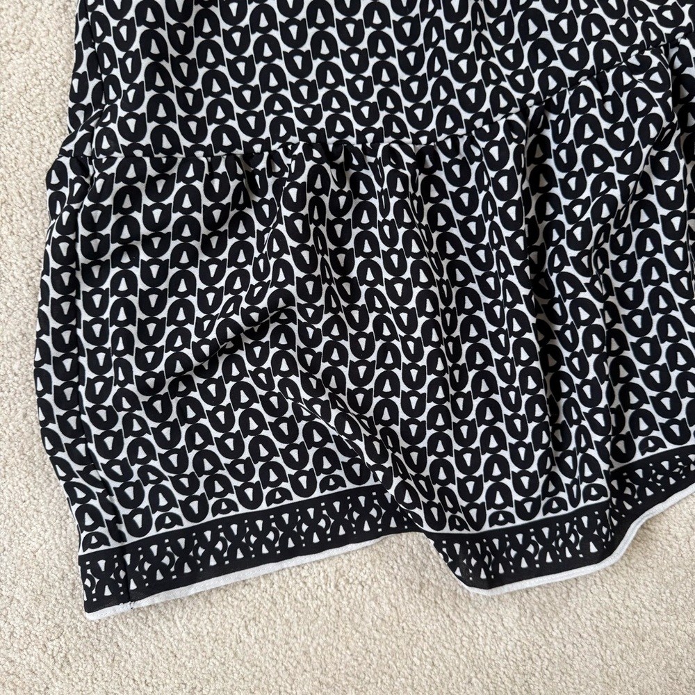 Max Studio Black and White Long Sleeve Dress - Picture 3 of 15